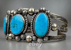 STUNNING Vintage Navajo Sterling Silver High Grade Turquoise Cuff Bracelet