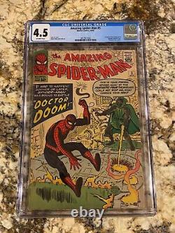 Spider-Man étonnant n ° 5 Cgc 4.5 Ow Pages 1er Dr Doom Crossover Silver Age Key Mcu
